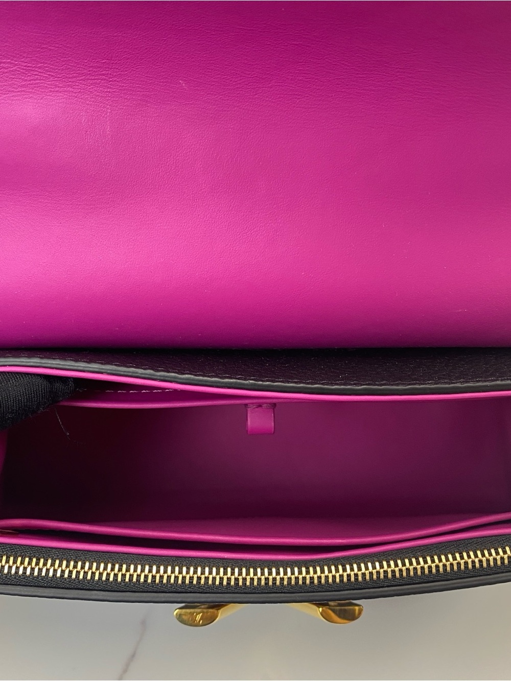 Louis Vuitton Twist One Handle PM - Picture 6 of 6